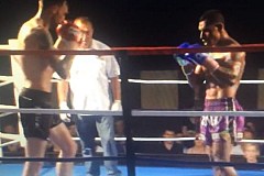 (Vidéo) KO sur un coup de pied circulaire en boxe thaï (Vidéo) KO sur un coup de pied circulaire en boxe thaï