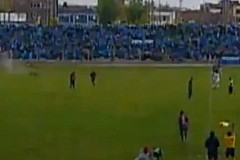 (Vidéo) Au Pérou, un joueur de foot touché par la foudre en plein match