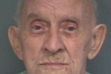 A 81 ans, il poignarde sa femme suite à une dispute… à propos du porridge!