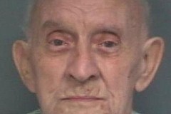 A 81 ans, il poignarde sa femme suite à une dispute… à propos du porridge! A 81 ans, il poignarde sa femme suite à une dispute… à propos du porridge!