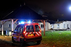 France: Un avion s'écrase sur un foyer pour handicapés France: Un avion s'écrase sur un foyer pour handicapés