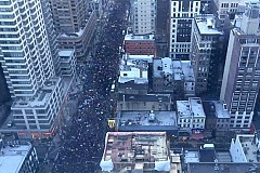 New-York: Une vidéo en accéléré révèle l’ampleur des manifestations contre les bavures policières New-York: Une vidéo en accéléré révèle l’ampleur des manifestations contre les bavures policières