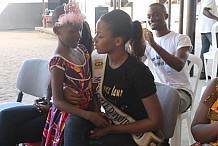 Arbre de Noël – Miss Côte d’Ivoire 2014 veut donner le sourire à plus de 200 enfants.