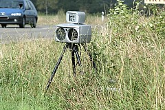 Deux policiers s’endorment pendant un contrôle de vitesse, leur radar mobile disparaît ! Deux policiers s’endorment pendant un contrôle de vitesse, leur radar mobile disparaît !