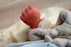 Elle accouche aidée par un médecin percuté par son mari Elle accouche aidée par un médecin percuté par son mari