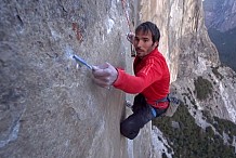 (Vidéo) Ils escaladent la paroi la plus difficile au monde