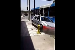 Un chauffeur de bus mécontent Un chauffeur de bus mécontent