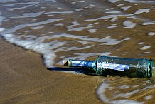 Un touriste retrouve une bouteille à la mer 41 ans après