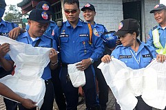 Visite papale en Philippines: Des agents porteront des couches Visite papale en Philippines: Des agents porteront des couches