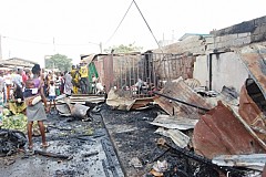 Grand marché d’Abobo: Des magasins partent en fumée Grand marché d’Abobo: Des magasins partent en fumée
