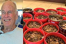 Il dépose à sa banque 226 kilogrammes de centimes économisés depuis 63 ans
