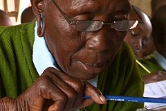 Kenya: Une nonagénaire inscrite en primaire