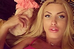 Un père se suicide après avoir découvert que sa fille avait posé nue pour Playboy Un père se suicide après avoir découvert que sa fille avait posé nue pour Playboy