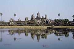 Cambodge: Trois français arrêtés pour s'être photographiés nus dans un temple d'Angkor