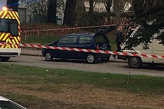 Il tue sa femme, met le corps dans sa voiture et l'apporte au commisariat Il tue sa femme, met le corps dans sa voiture et l'apporte au commisariat
