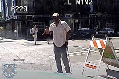 (Vidéo) États-Unis: Un vieil homme noir arrêté pour avoir utilisé un club de golf comme une canne