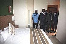 Le Premier Ministre visite Palm Club, le complexe du fonds de prévoyance militaire 