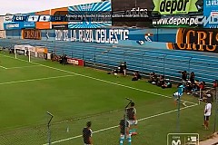 (Vidéo) Pérou: Il inscrit un sublime corner direct… de l’extérieur du pied