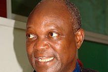 Tiburce Koffi, journaliste-écrivain : « Alassane Ouattara est l’otage d’un groupe ethnique  »
