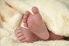 Afrique du Sud : Il utilise son nouveau né pour frapper sa femme Afrique du Sud : Il utilise son nouveau né pour frapper sa femme