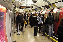 Londres: Il insulte dans le métro un recruteur avec qui il allait passer un entretien d’embauche