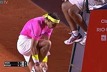 Nadal enlève son short en plein match et affole le stade
