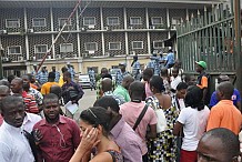 Côte d’Ivoire: bousculades au tribunal d’Abidjan entre pro et anti Simone Gbagbo
