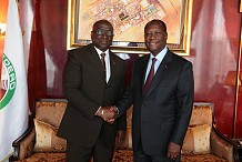 Le Chef de l’Etat a échangé avec une délégation de l’International Libéral et l’ancien Président de la Fédération Ivoirienne de Football, Jacques ANOUMA.