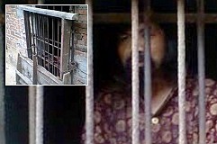 (Photos) Une mère emprisonne son fils malade dans un poulailler pendant 13 ans. (Photos) Une mère emprisonne son fils malade dans un poulailler pendant 13 ans.
