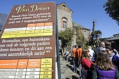 Un ouvrier fait une chute de 5 mètres alors qu'il travaillait à Pairi Daiza Un ouvrier fait une chute de 5 mètres alors qu'il travaillait à Pairi Daiza