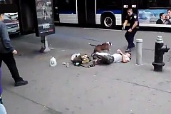 Etats-Unis: Il attaque les gens à la machette, la police l'abat Etats-Unis: Il attaque les gens à la machette, la police l'abat