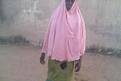 (Photos) Nigéria: Un soldat de Boko Haram déguisé en femme arrêté à Borno (Photos) Nigéria: Un soldat de Boko Haram déguisé en femme arrêté à Borno