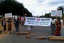Côte d'Ivoire : des ex-enseignants volontaires non intégrés ferment le corridor sud de Bouaké  