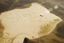 Son père est dans l'espace, elle lui envoie un message écrit depuis la Terre