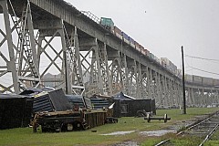 (Vidéo) Etats-Unis: Un train tombe d'un pont pendant une tempête