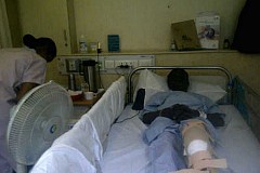 (Photos) Inde: Bloqué à l'hôpital pour facture impayée (Photos) Inde: Bloqué à l'hôpital pour facture impayée