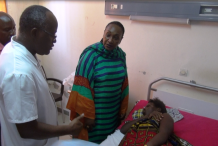 La ministre de la santé a rendu visite aux victimes de l’effondrement du mur de l’hôpital général d’Abobo