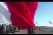 (Vidéo) Mexique: Il s'envole accroché à un drapeau