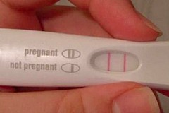 Il urine sur un test de grossesse pour rigoler, ça lui sauve la vie
