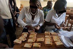 En partance pour Soubré: Plus de 500 000 Cartes nationales d’identites saisies dans un car En partance pour Soubré: Plus de 500 000 Cartes nationales d’identites saisies dans un car