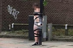 (Photos) Grande-Bretagne: Il se réveille en slip attaché à un lampadaire (Photos) Grande-Bretagne: Il se réveille en slip attaché à un lampadaire