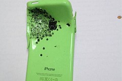 Son iPhone lui sauve la vie en étouffant un tir de fusil à pompe Son iPhone lui sauve la vie en étouffant un tir de fusil à pompe
