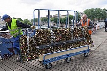 (Photos et Vidéos) France : Les cadenas d’amour retirés du pont des Arts