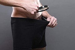 Né sans pénis, il a caché son problème à sa copine pendant un an Né sans pénis, il a caché son problème à sa copine pendant un an