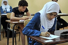 Elle utilise une puce satellitaire à l'oreille pour frauder au bac Elle utilise une puce satellitaire à l'oreille pour frauder au bac