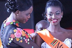Zimbabwe: Une autre Miss destituée pour des photos de nu Zimbabwe: Une autre Miss destituée pour des photos de nu