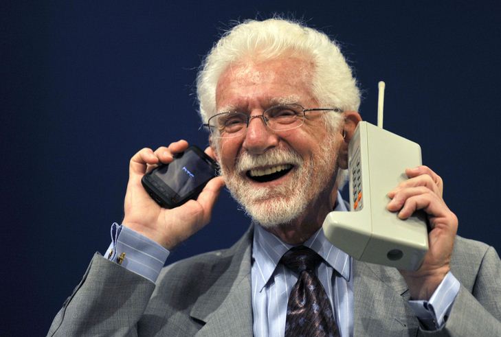 Qui A Inventé Le Premier Téléphone Portable