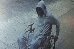 (Vidéo) New York: Un homme en chaise roulante braque une banque et s’échappe