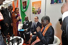 Rencontre des élus locaux à Paris: François Hollande salue la Côte d’Ivoire qui est un exemple de réussite de développement en Afrique