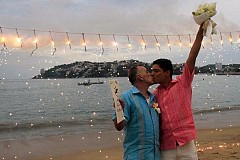 Mexique: Un mariage gay collectif sur la plage d'Acapulco